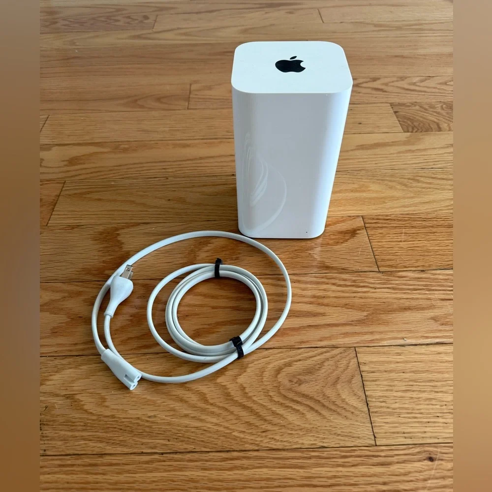 Apple AirPort Extreme Base Station (6th Generation) wireless router